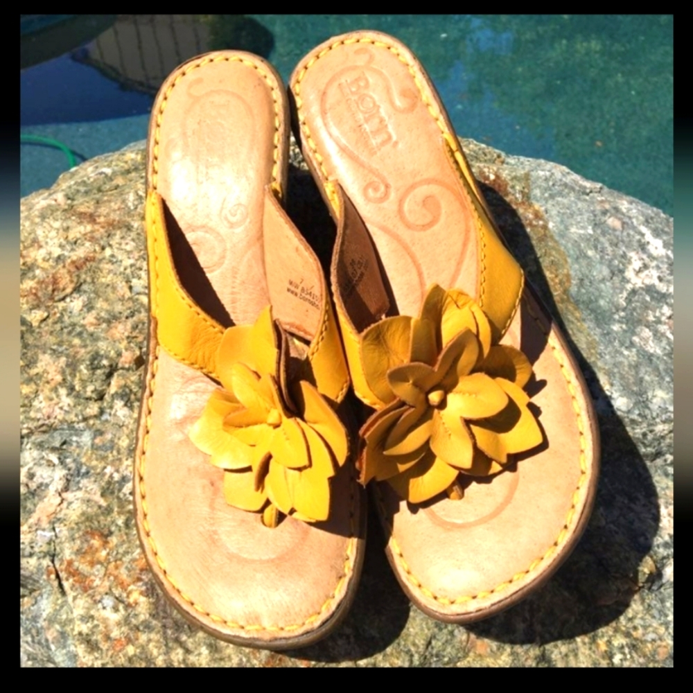 Born flower leather wedge sandals